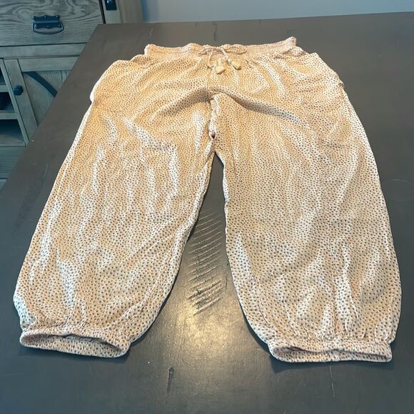 Aerie peach high waisted balloon pants with brown dots and pockets SZ large - Picture 2 of 9